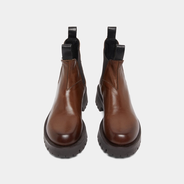 Lowboots with notched soles in brown patinated leather | ROCHE