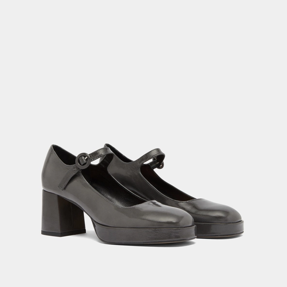 Mary Janes with unique heels and straps in gray shiny leather | VUELO