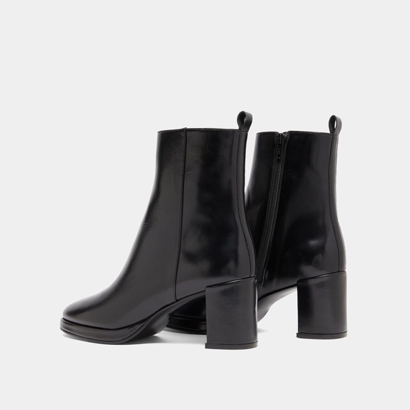 Ankle boots with heels in black leather | DIBRINA