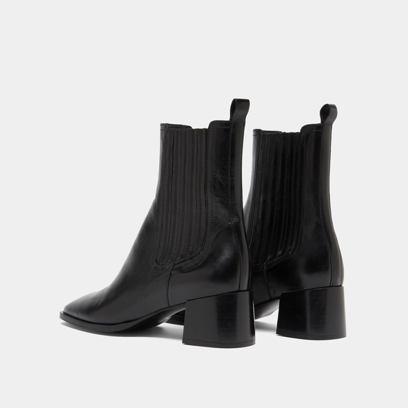 Gathered ankle boots in black leather | DINGO