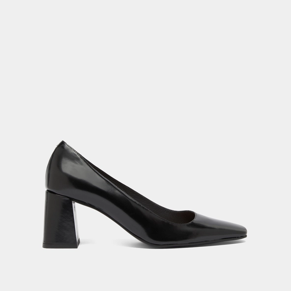 Wide-heeled pumps in black glazed leather | DODEME