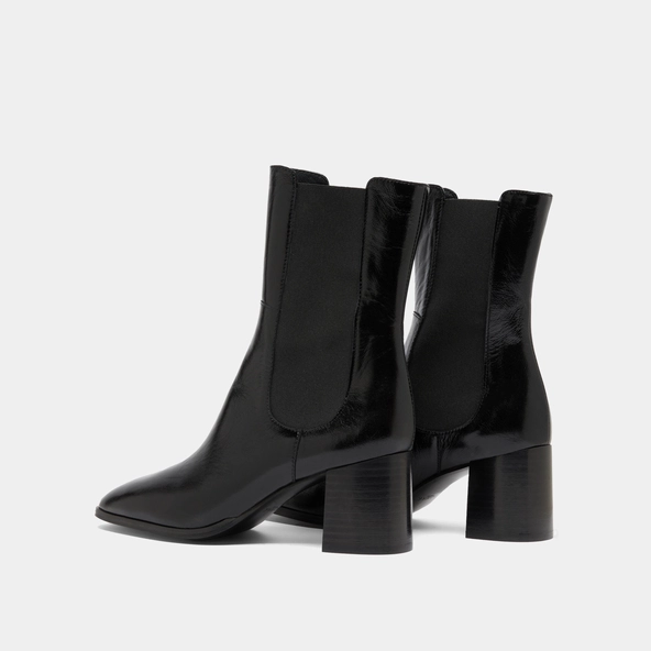 Ankle boots with elastics in black shiny leather | DUCHA