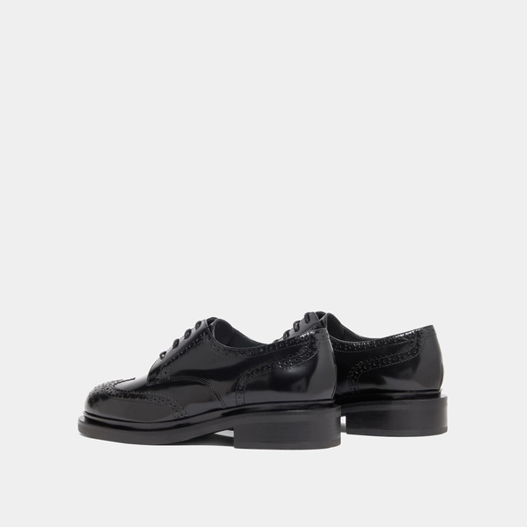 Openwork Derbies in black glazed leather | DUERMO