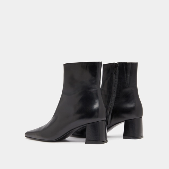 Ankle boots with wide heels in black leather | DYONISOS