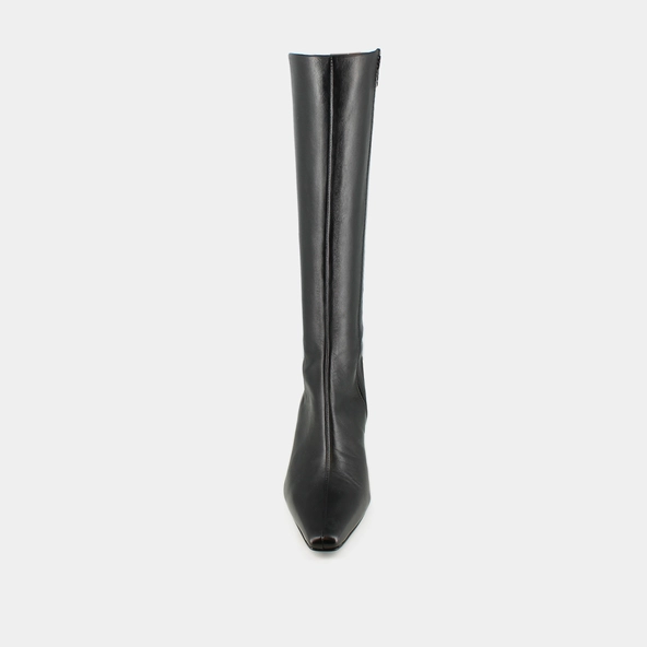 Heeled boots with pointed toes in black leather | DIONY