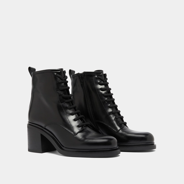 Heeled lowboots with laces in black leather | DUPLEX