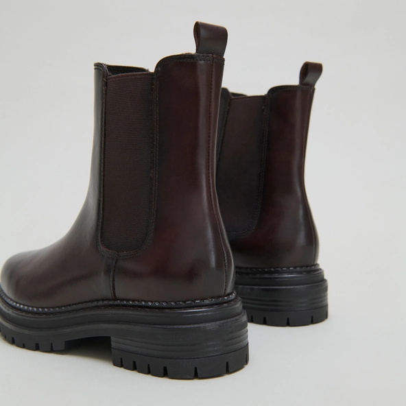 Low boots with notched and elastic soles in red-brown leather | ADALARD
