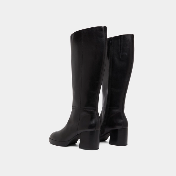 Heeled boots in black leather | ANELIA