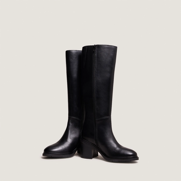 Heeled boots with rounded toes in black leather | ATILUS