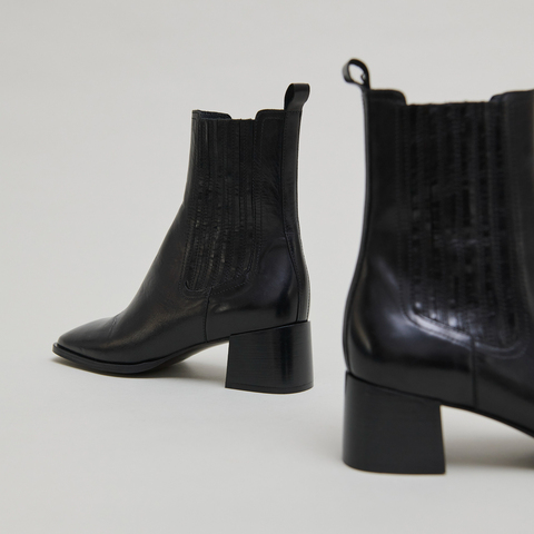 Gathered ankle boots black