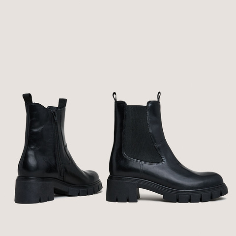Lowboots with notched soles and round toes black