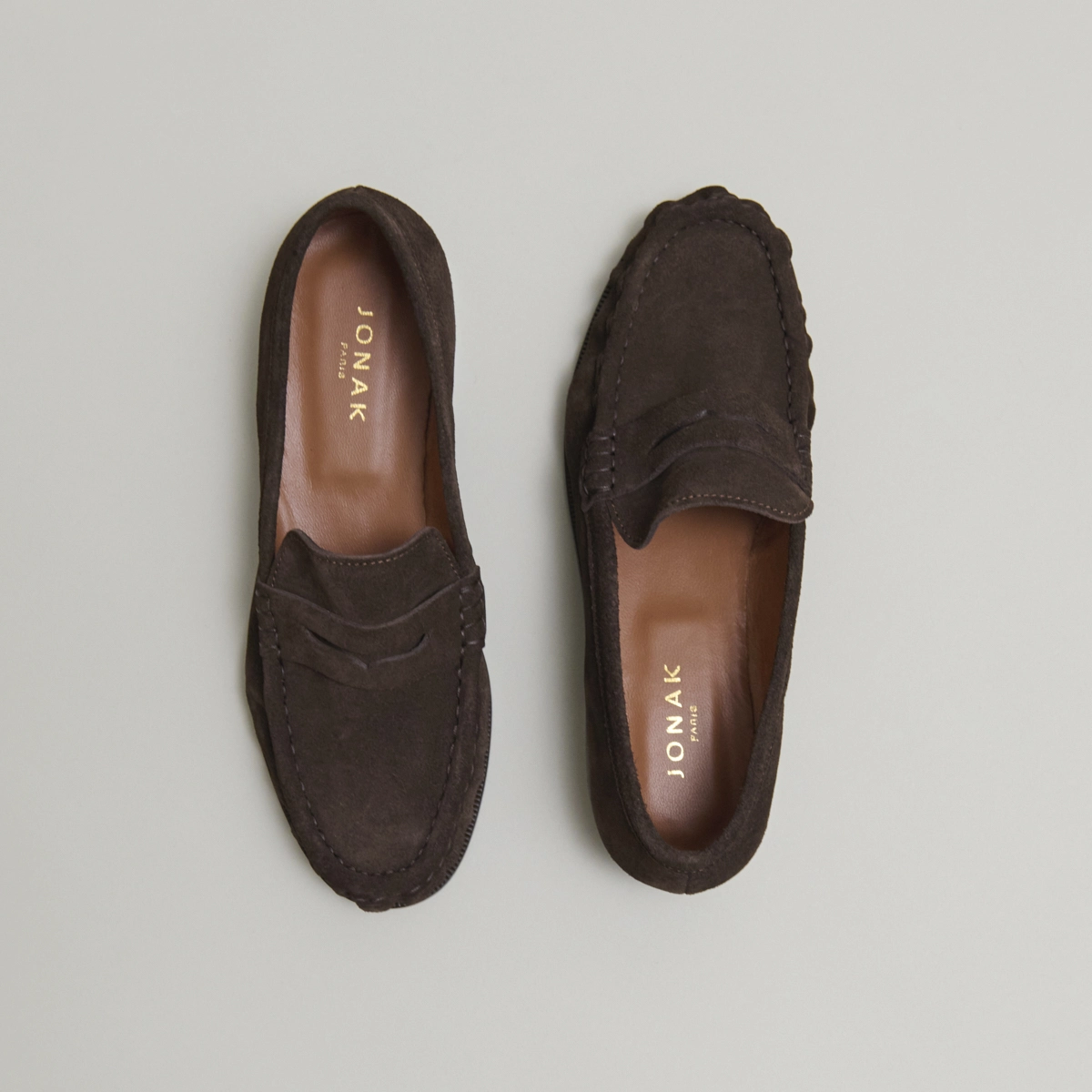 Round-toe loafers in dark brown suede | DELICE
