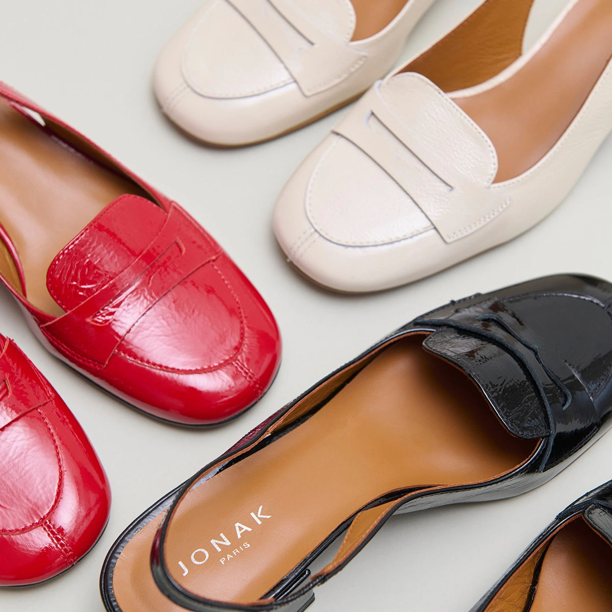 Flap slingbacks in red pleated varnish | BRIDE