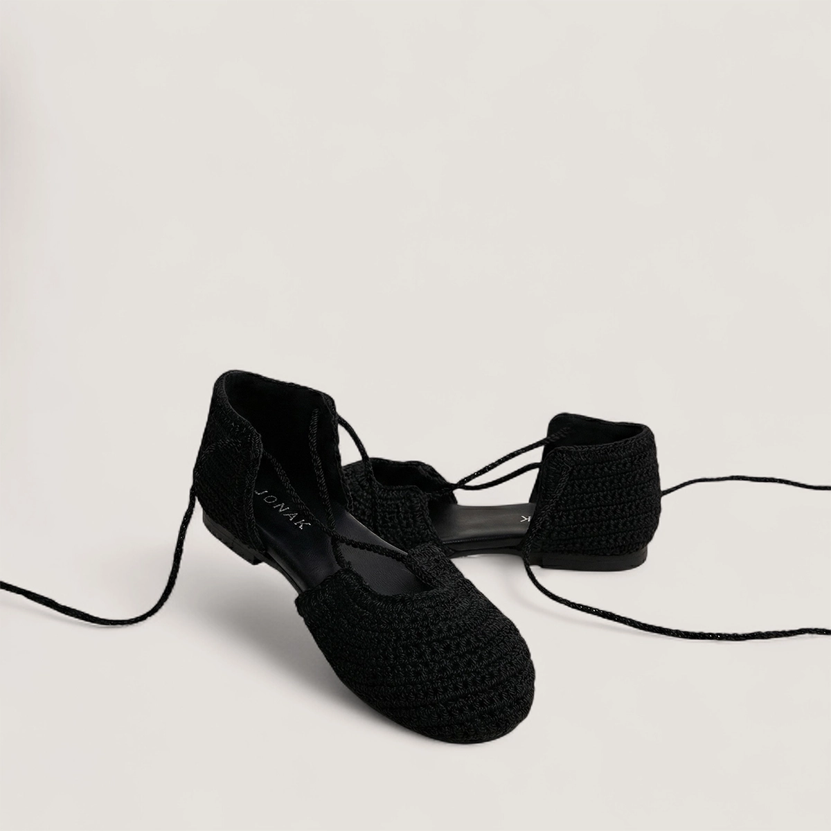 Ballet flats with laces in black crochet | WULLY