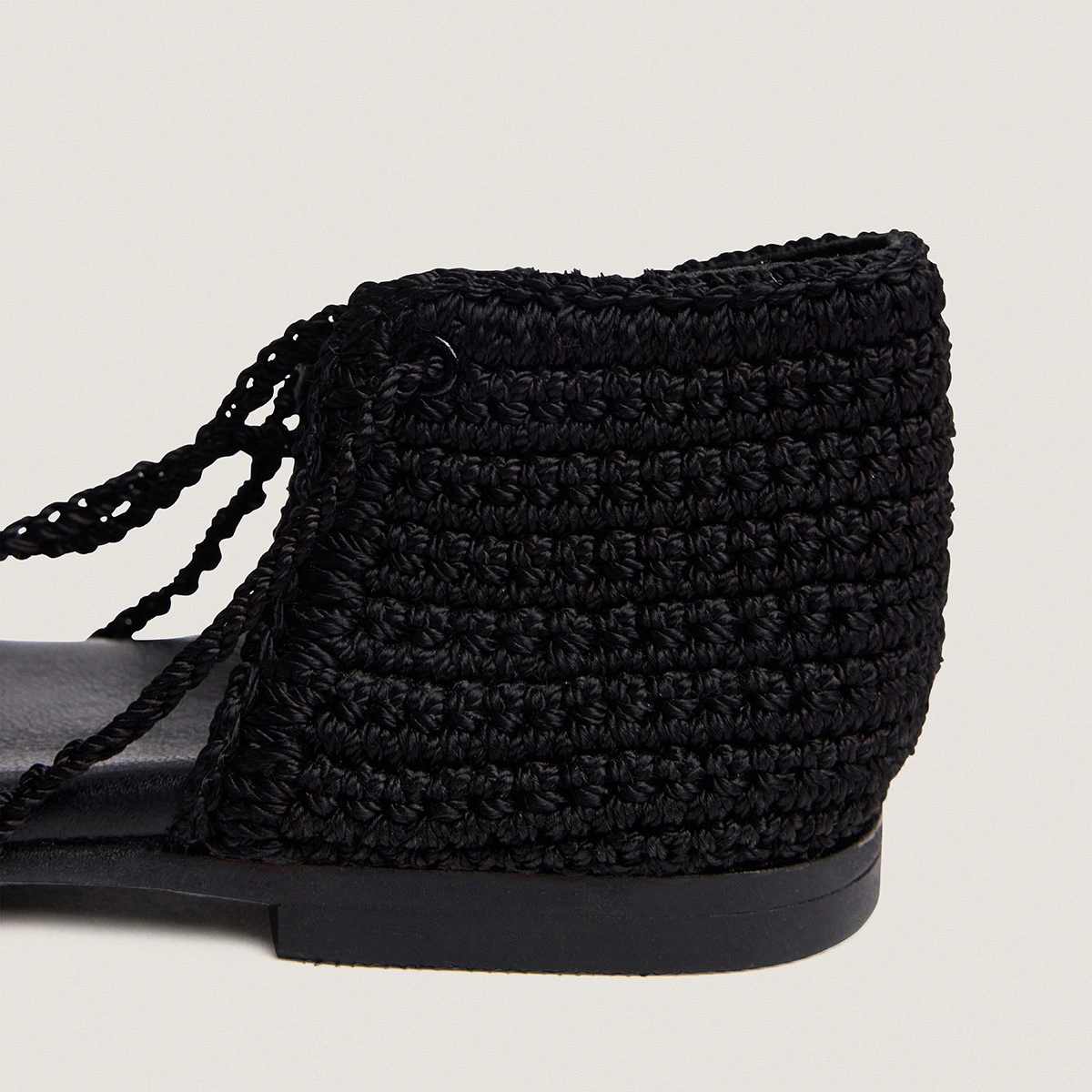 Ballet flats with laces in black crochet | WULLY