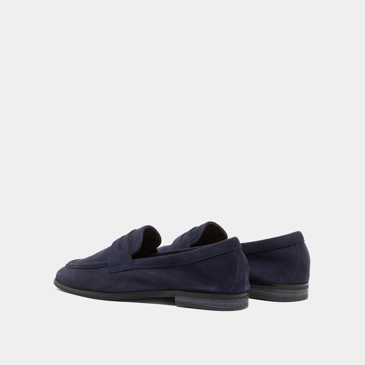 Loafers with flat heels and rounded toes in navy velvet | ACA
