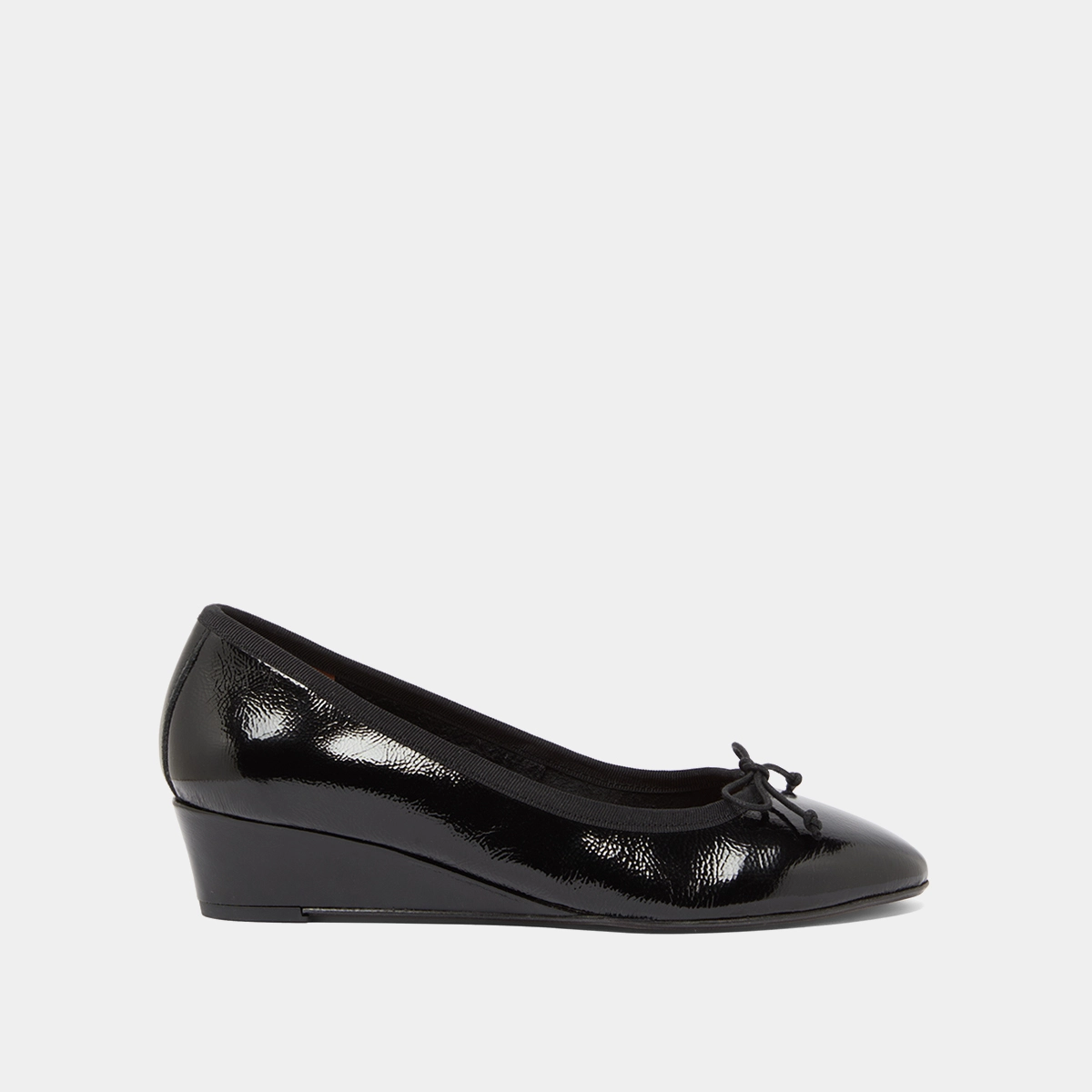 Wedge ballerinas in black pleated varnish | AIRELLE