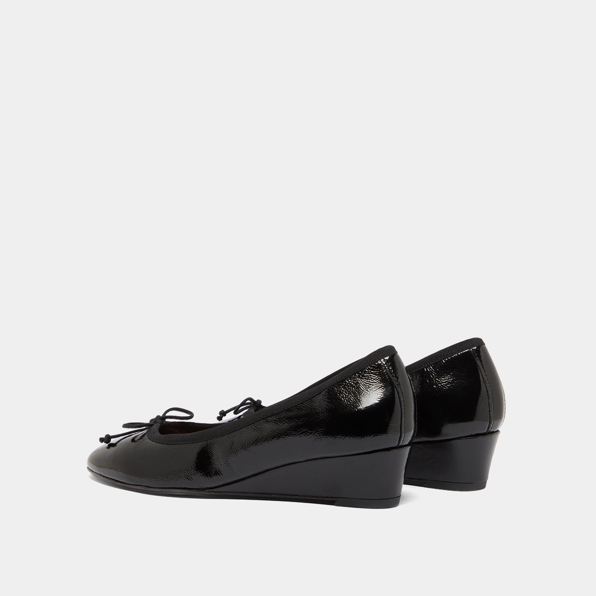 Wedge ballerinas in black pleated varnish | AIRELLE
