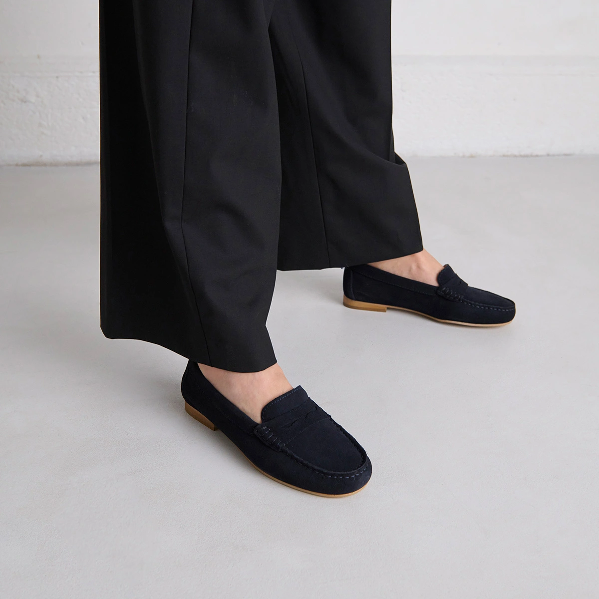 Loafers with topstitching in navy crust | GREG