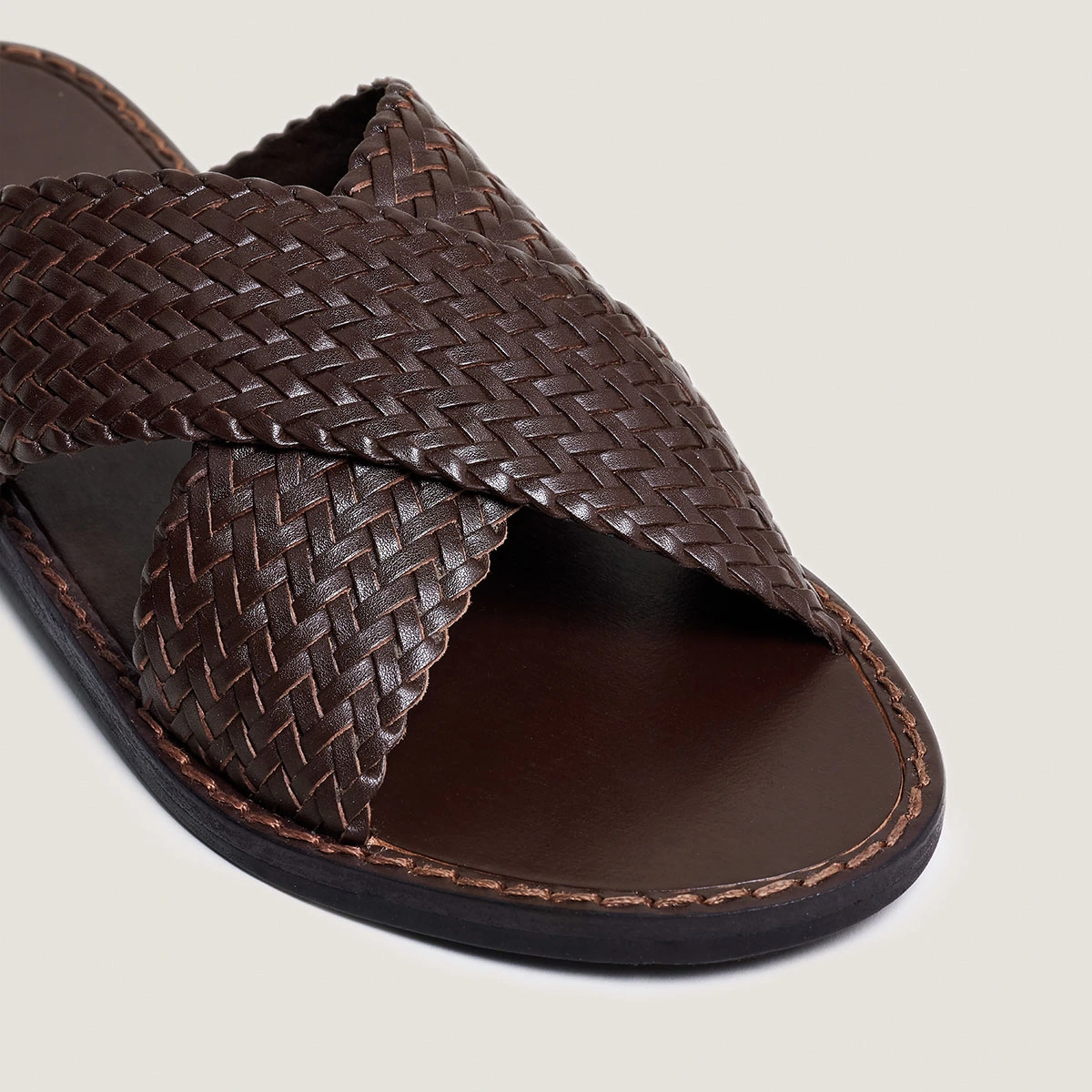 Plagettes with wide criss-cross straps in dark brown leather | WITCH