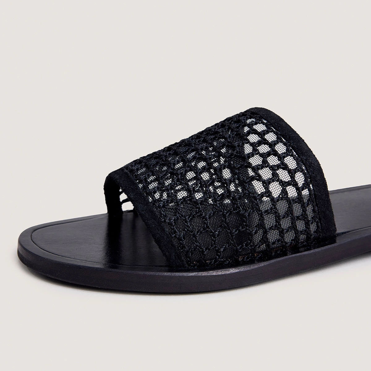 Plagettes with openwork details in black mesh and velvet | WAW