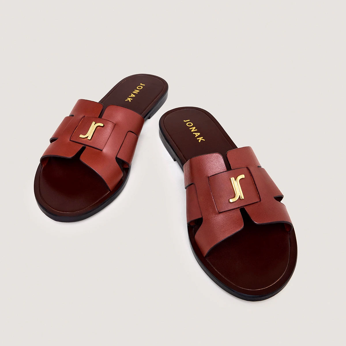 Sandals with monogram in cognac leather | WEIL