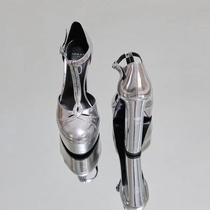 Heeled t-bar and platforms in silver metallic leather | rewind
