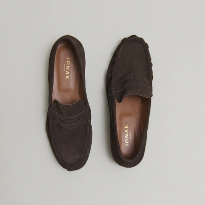 Round-toe loafers in dark brown suede | delice