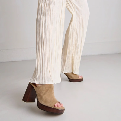 Heeled mules in taupe suede | baya