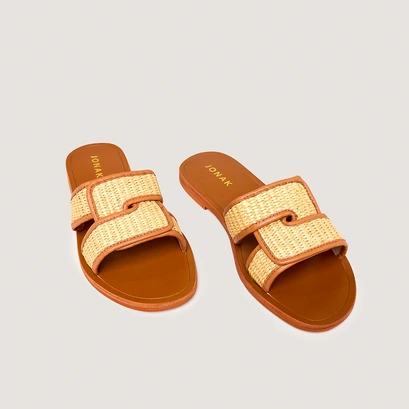 Plagettes with wide straps in beige raffia and camel leather | wava