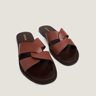 Plagettes with wide criss-cross straps in cognac leather | winko