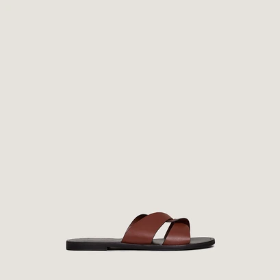 Plagettes with wide criss-cross straps in cognac leather | winko