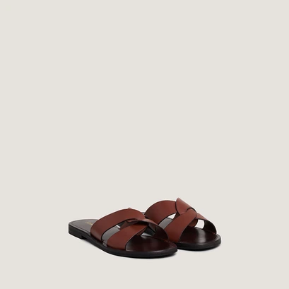 Plagettes with wide criss-cross straps in cognac leather | winko