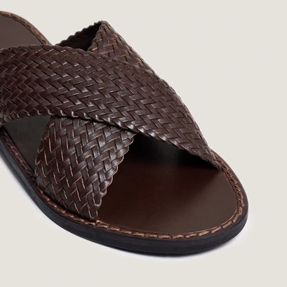 Plagettes with wide criss-cross straps in dark brown leather | witch