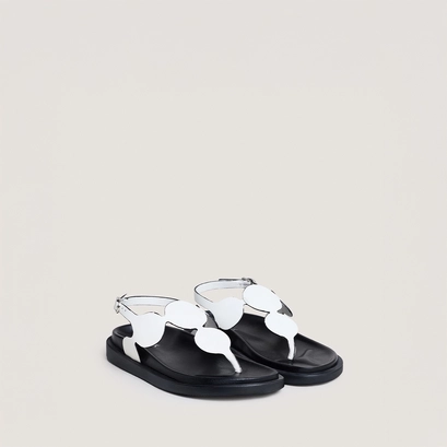 Sandals with adjustable straps in ecru leather | wind