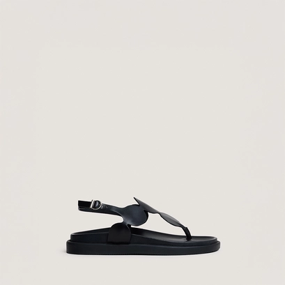 Sandals with adjustable straps in black leather | WIND
