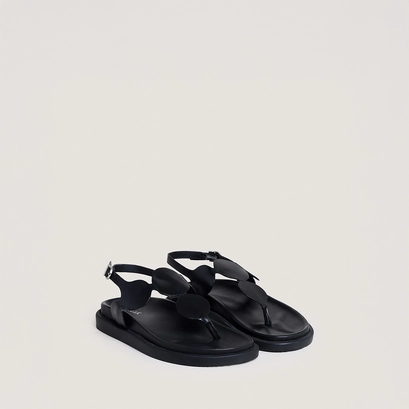 Sandals with adjustable straps in black leather | WIND