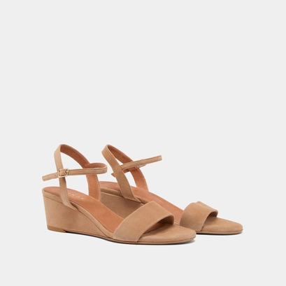 Wedge sandals camel