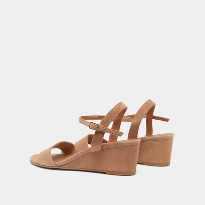 Wedge sandals camel