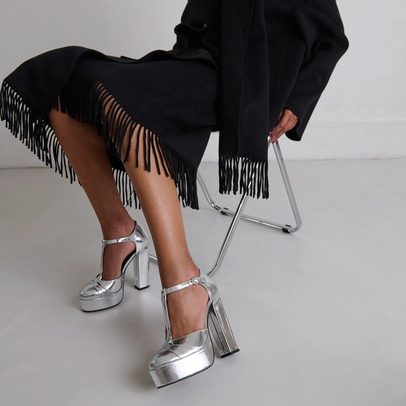 Heeled T-bar and platforms in silver metallic leather | REWIND