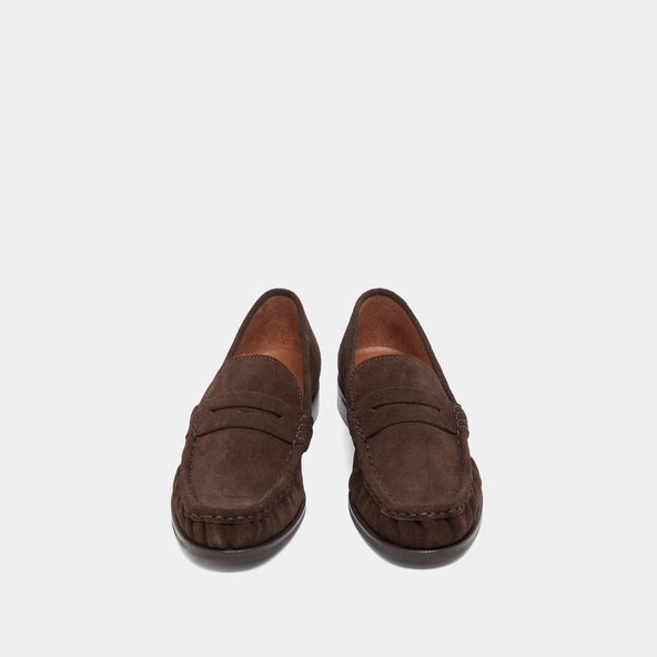 Round-toe loafers in dark brown suede | DELICE