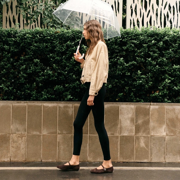 Ballet flats with straps and buckles in dark brown velvet | DEESSE