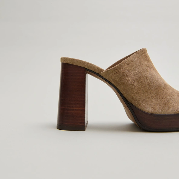 Heeled mules in taupe suede | BAYA