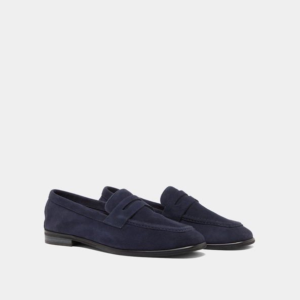 Loafers with flat heels and rounded toes in navy velvet | ACA