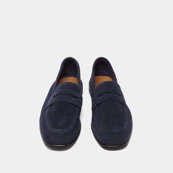 Loafers with flat heels and rounded toes in navy velvet | ACA