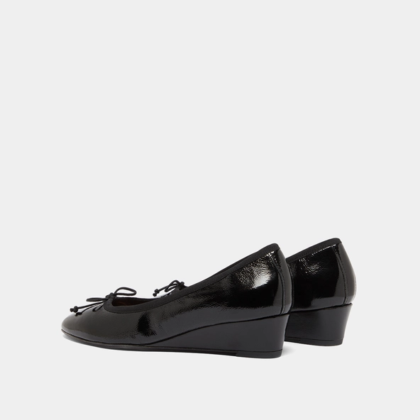 Wedge ballerinas in black pleated varnish | AIRELLE