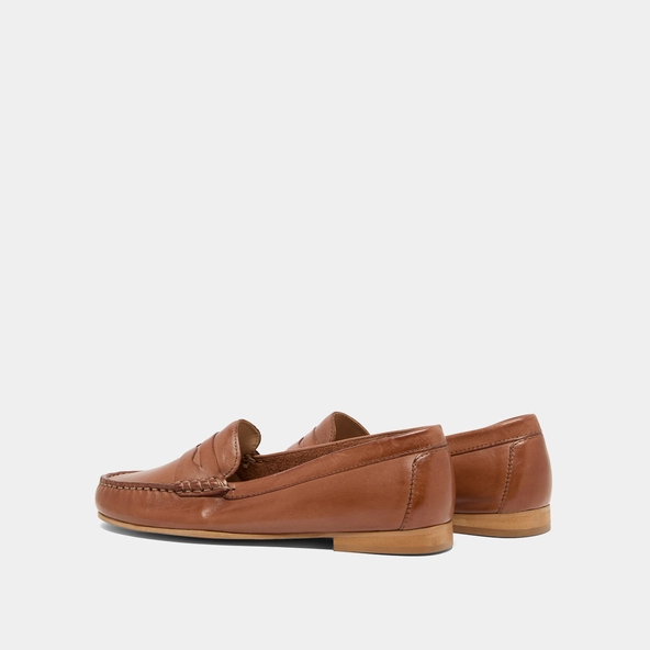 Loafers with topstitching in cognac leather | GREG