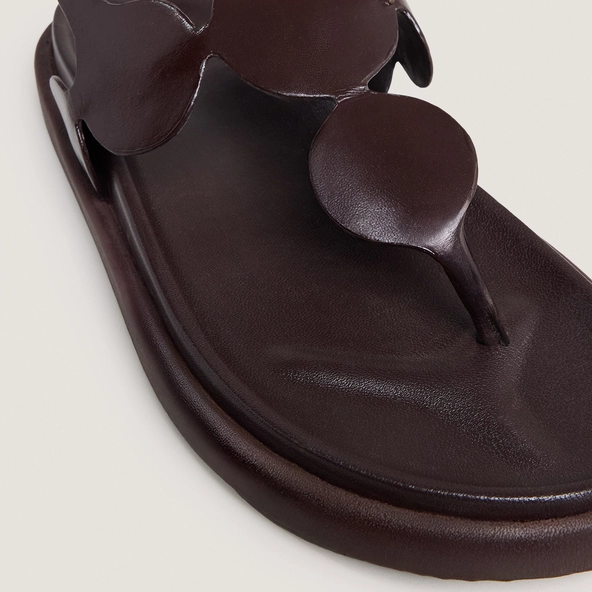 Sandals with adjustable straps in dark brown leather | WIND