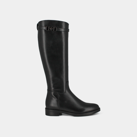 Round-toe boots black