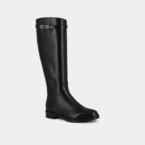 Round-toe boots black